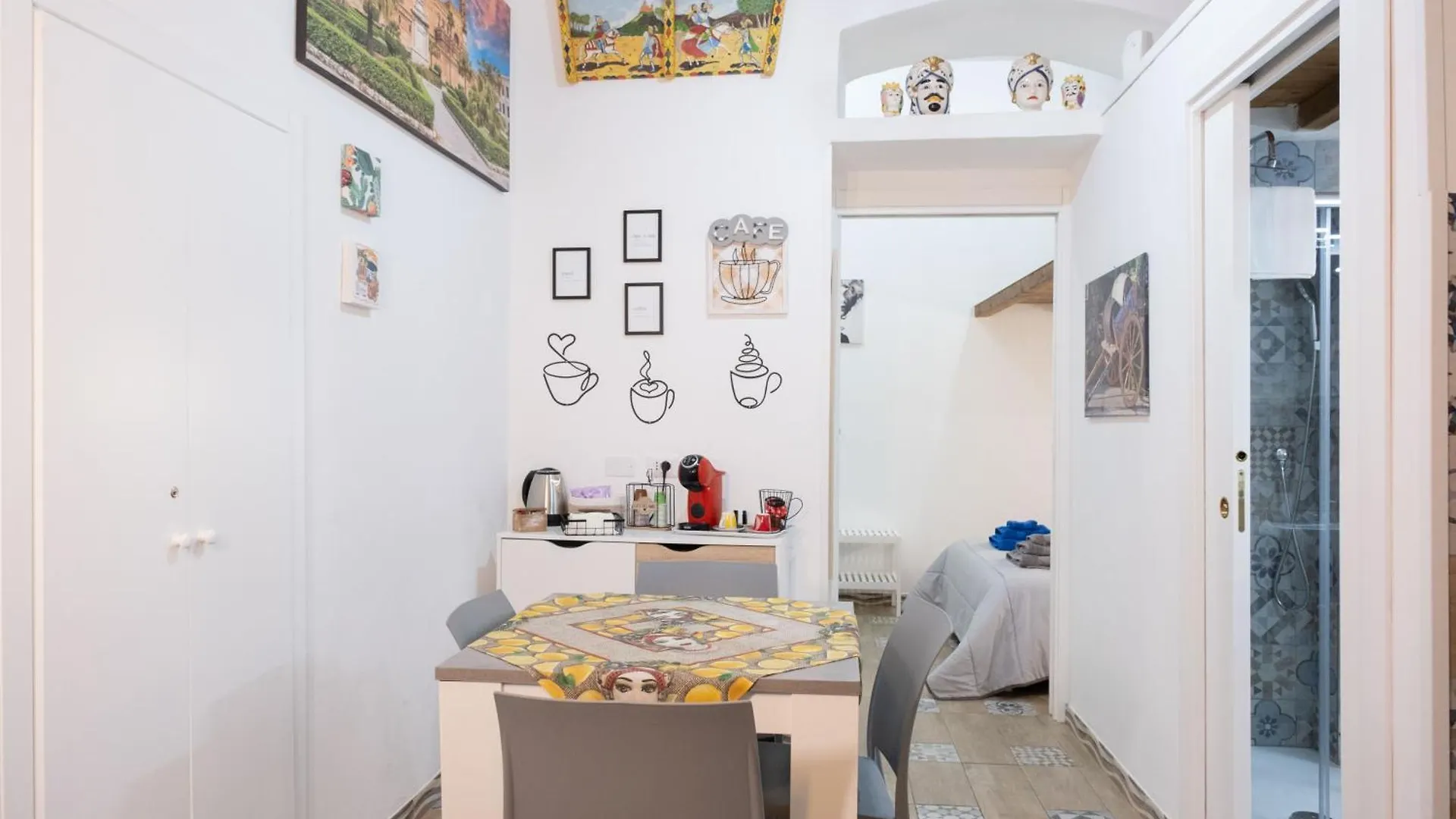 Tra I Vicoli Di Ballaro Palermo Italien